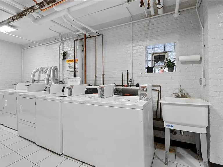 426 W Barry Ave #206 — Photo 9
