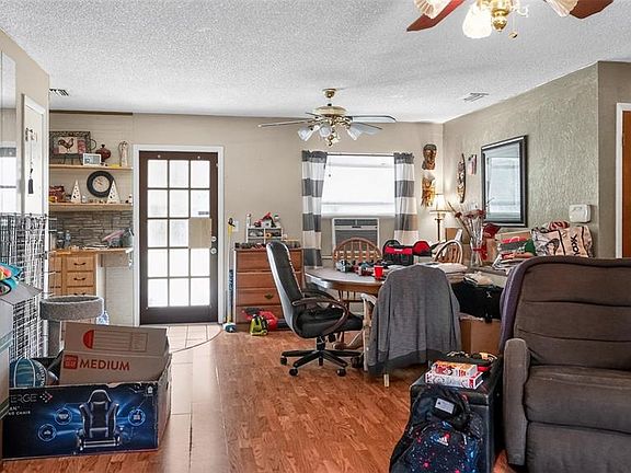3rd image of 4340 NE 25th Ter