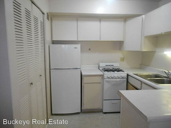 4th image of 773 Riverview Dr APT A