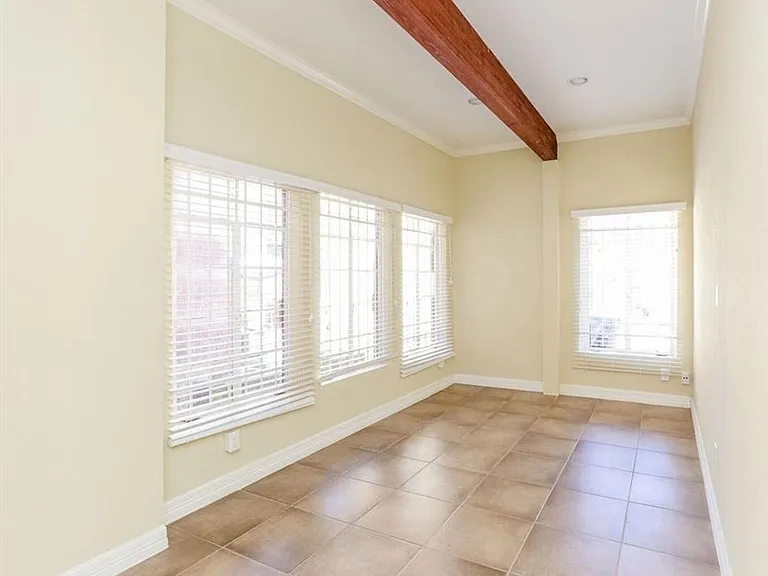 612 W Alabama St — Photo 14