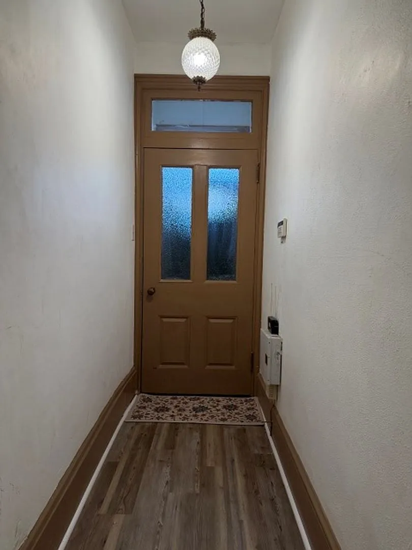 Introducing our cozy 2-bedroom, 1-bathroom apartment located in the heart of Harrisburg, PA — Photo 3