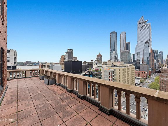 3rd image of 470 W 24th St APT 17B
