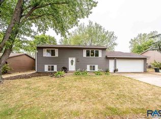 109 E Glenwood Dr, Brandon, SD 57005