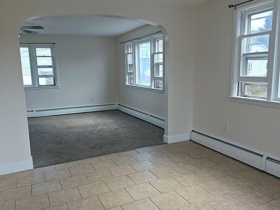 3rd image of 134 Nicholson St APT 3