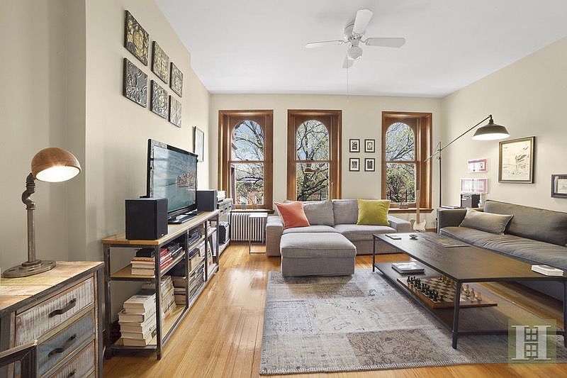 1st image of 418 11th St APT 3