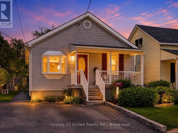 492 Cross St, Peterborough, ON K9H 4T2