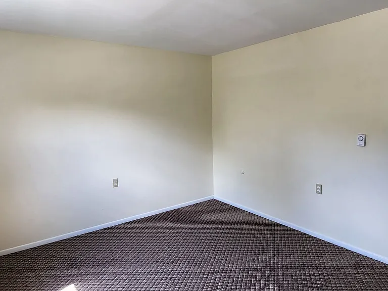 39 Medbury Ave — Photo 30