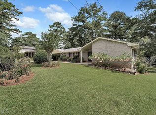 126 Blueberry Trl NW, Lilburn, GA 30047