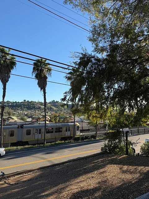 Marmion Way, Los Angeles — Photo 3