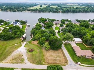 812 Janis St, Granbury, TX 76049