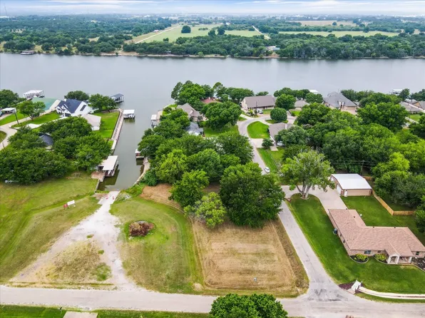 812 Janis St, Granbury, TX 76049