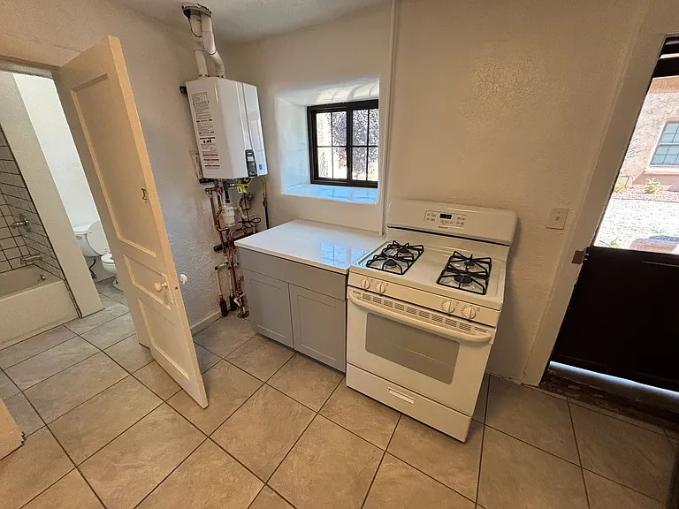 755 Dunlap St #G — Photo 6