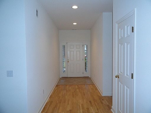 4th image of 36 W Morgan Ct