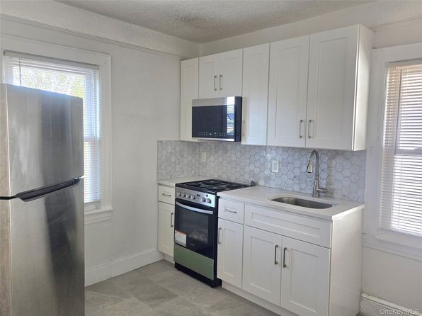 11838 219th St FLOOR 2