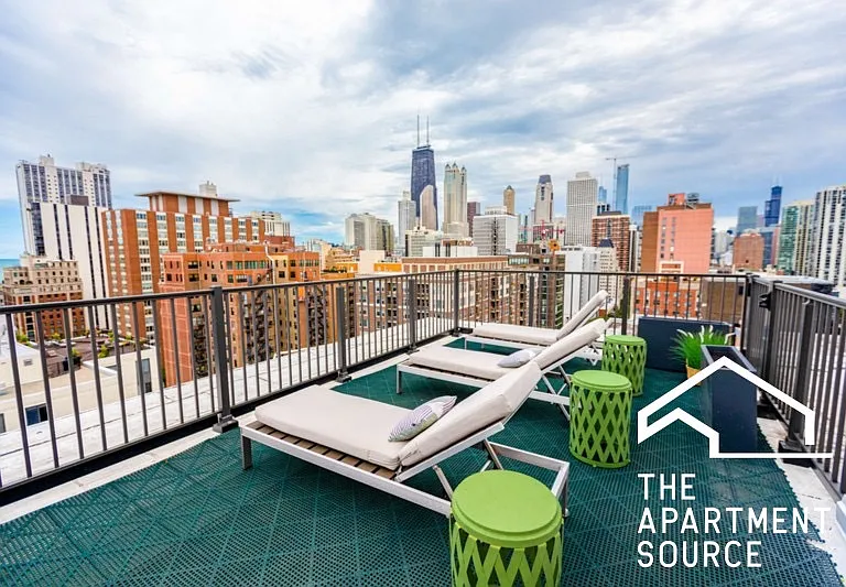 1358 N Dearborn St #5C — Photo 1