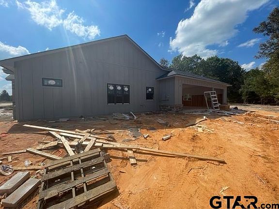 3rd image of 14681 Woodlands Park Dr