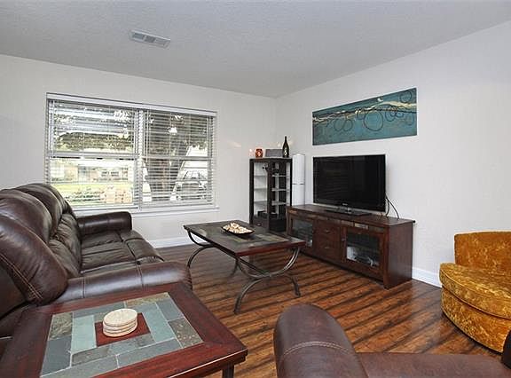 2nd image of 2851 Ermine Way