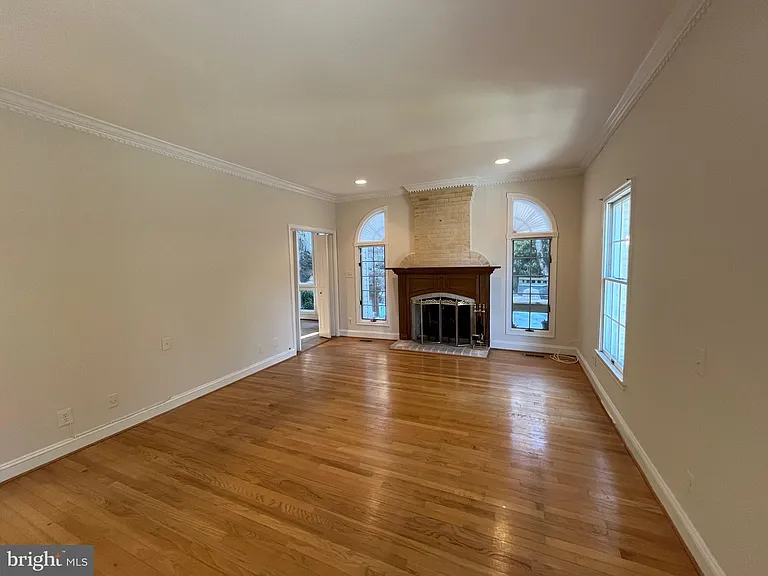 5179 Macomb St NW — Photo 8