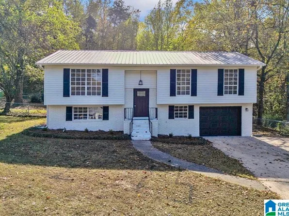 5741 Oakhill Dr, Pinson, AL 35126