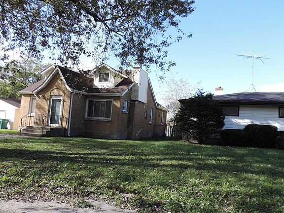 2nd image of 5735 Van Buren St