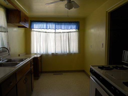 3rd image of 719 Montiel Dr