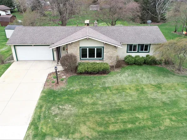 6971 Lark AVENUE, Hartford, WI 53027