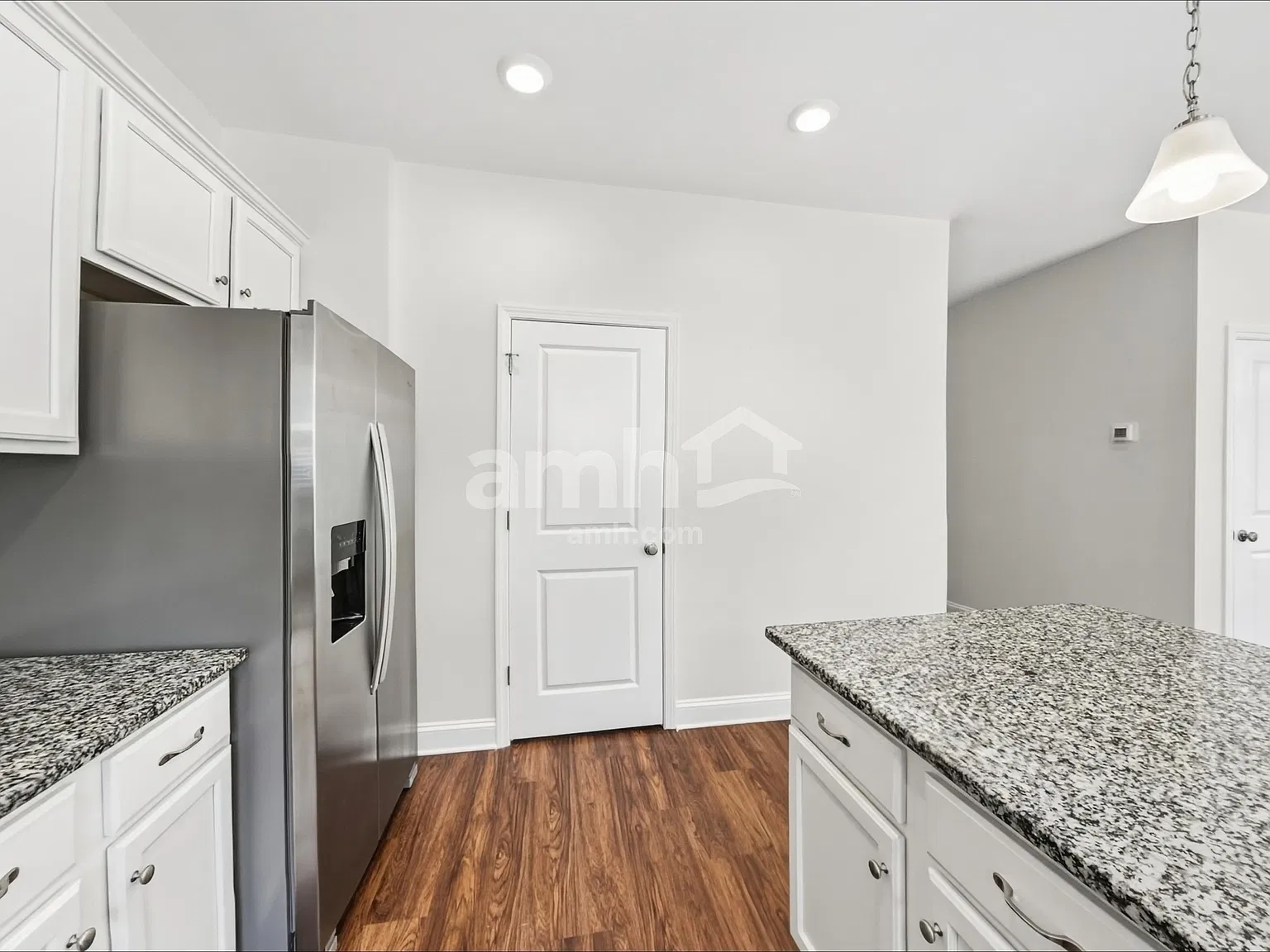 4 bed, 2.5 bath, 2449 sqft, $2,780 — Photo 4