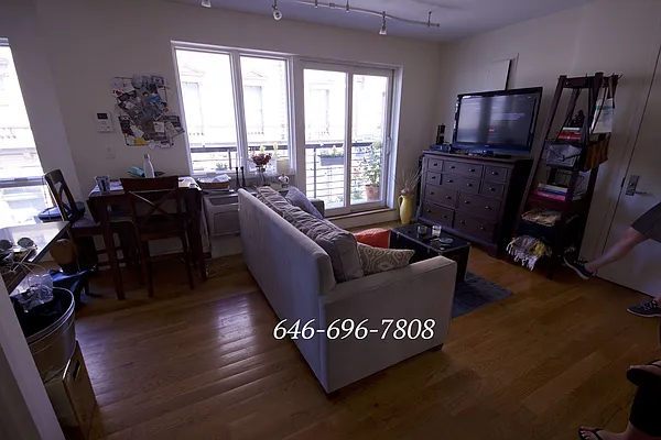 Rented by Brickwood BWR LLC | media 8