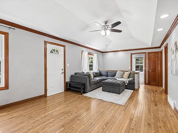 2nd image of 116 Valley Dr