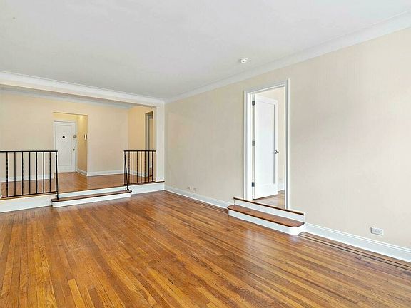 3rd image of 310 E 75th St APT 3J