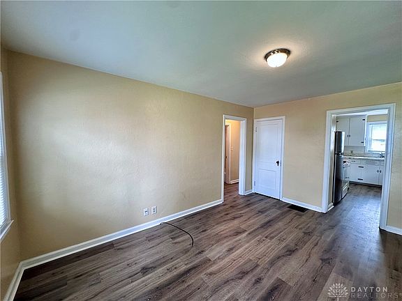5th image of 1120 Chelsea Ave