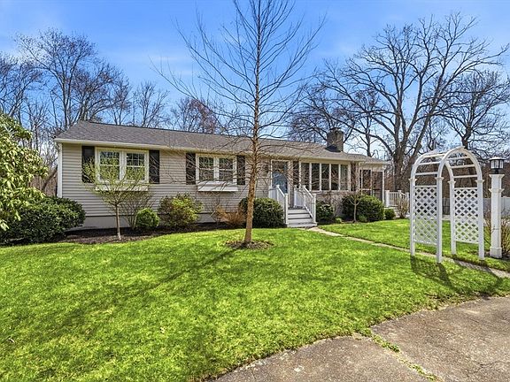2nd image of 39 Tanager Dr