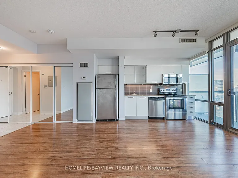 38 Grenville St #2405 — Photo 18