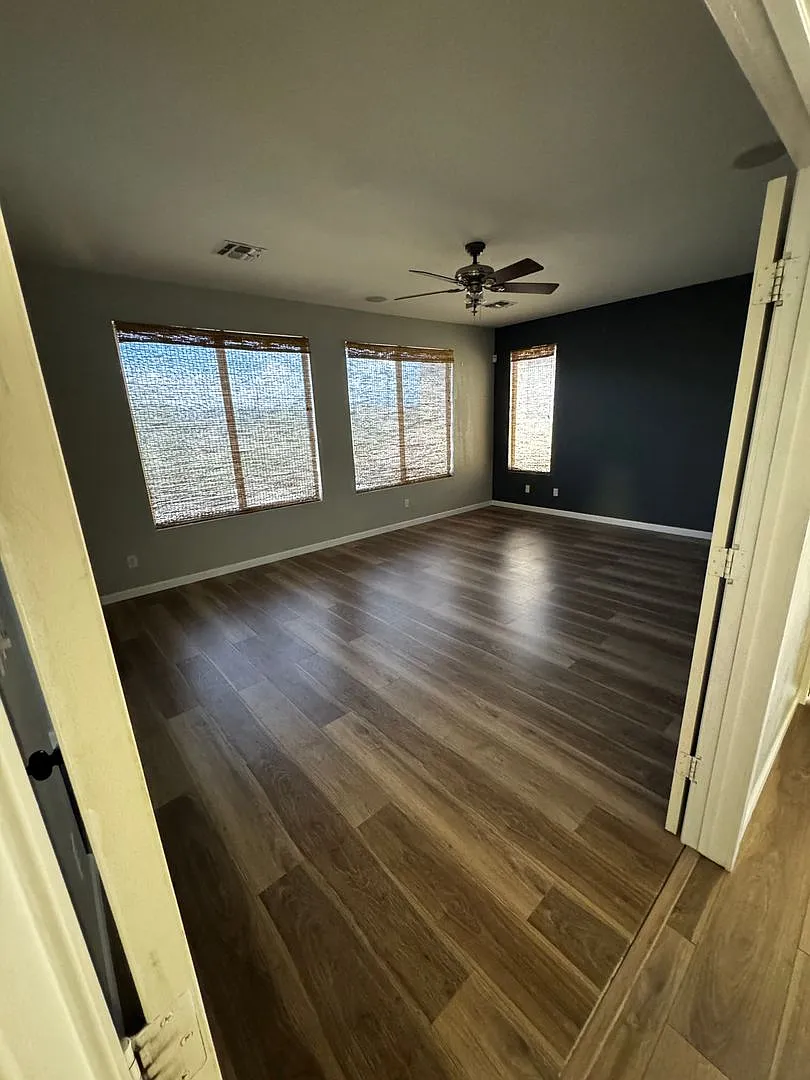 Emaculate 4bed 2.5 bath in the heart of Anthem! — Photo 2