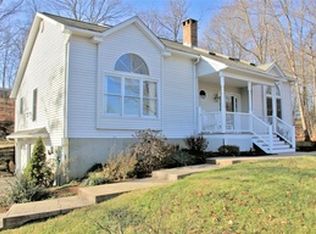 8 Edward Ln, Beacon Falls, CT 06403