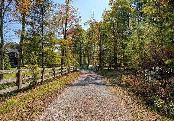 2nd image of 16740 Skinner Rd