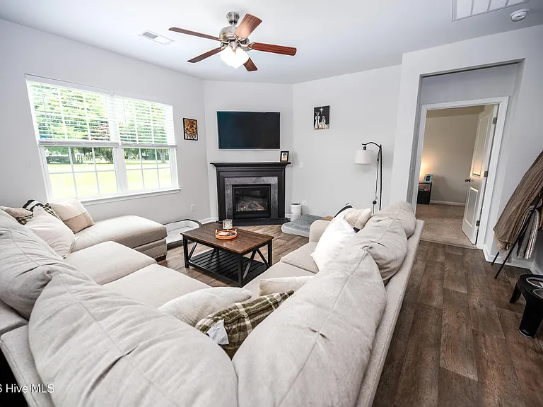 417 Ginger Dr — Photo 10