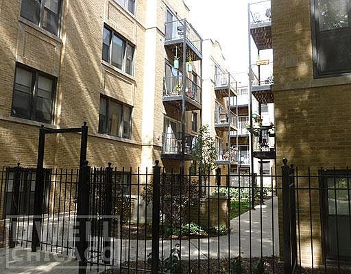 2nd image of 3340 W Wilson Ave