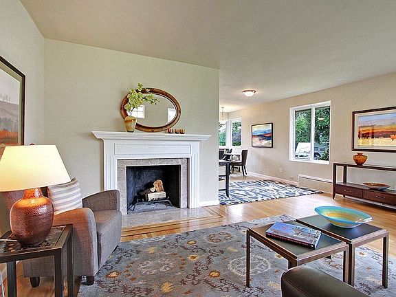 4th image of 12055 Phinney Ave N