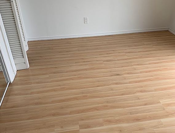 2nd image of 3955 Pandora St #1