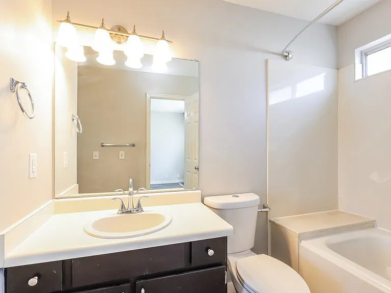 5902 S Woodview Dr — Photo 14