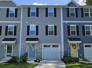 212 Raintree Ln, Painesville, OH 44077