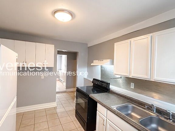 3rd image of 32 Woodlawn Dr #2