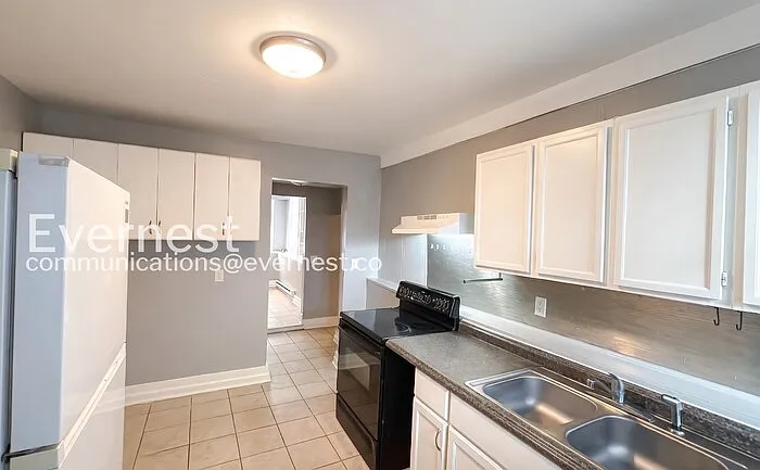 32 Woodlawn Dr #2 — Photo 3