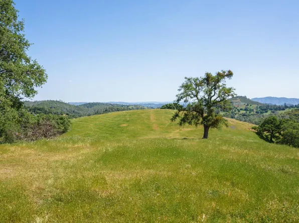 60 S Petersburg Rd, Valley Springs, CA 95252