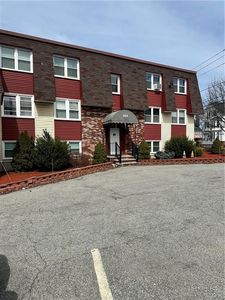 424 Smithfield Ave APT 6, Pawtucket, RI, 02860