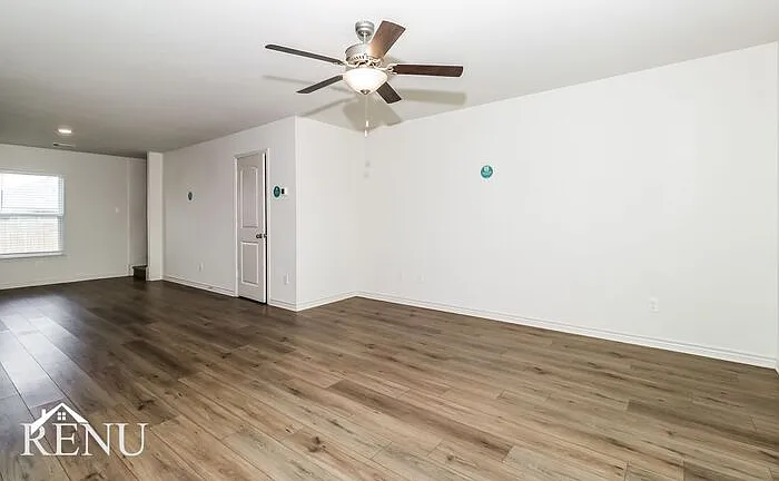 100 Stratton Ln — Photo 6