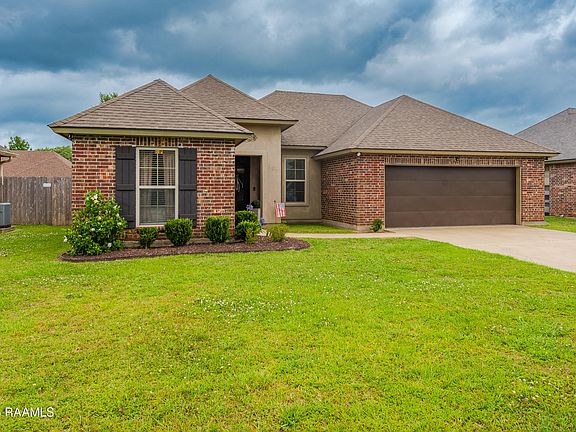 3rd image of 225 Oak Hill Ln