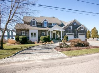 121 Seaside Dr, Jamestown, RI 02835