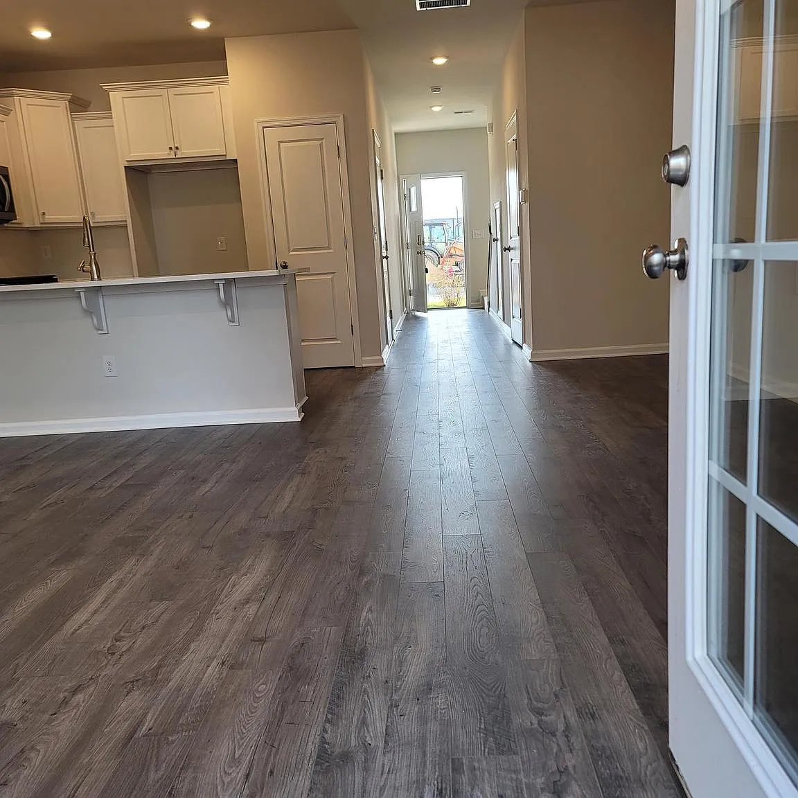 3 bed, 2.5 bath, 1497 sqft, $3,100 — Photo 4